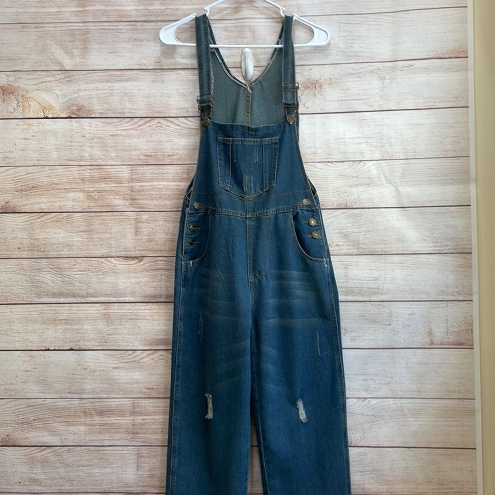 ‎DISTRESSED LIGHTWEIGHT DENIM OVERALLS IN BLUE